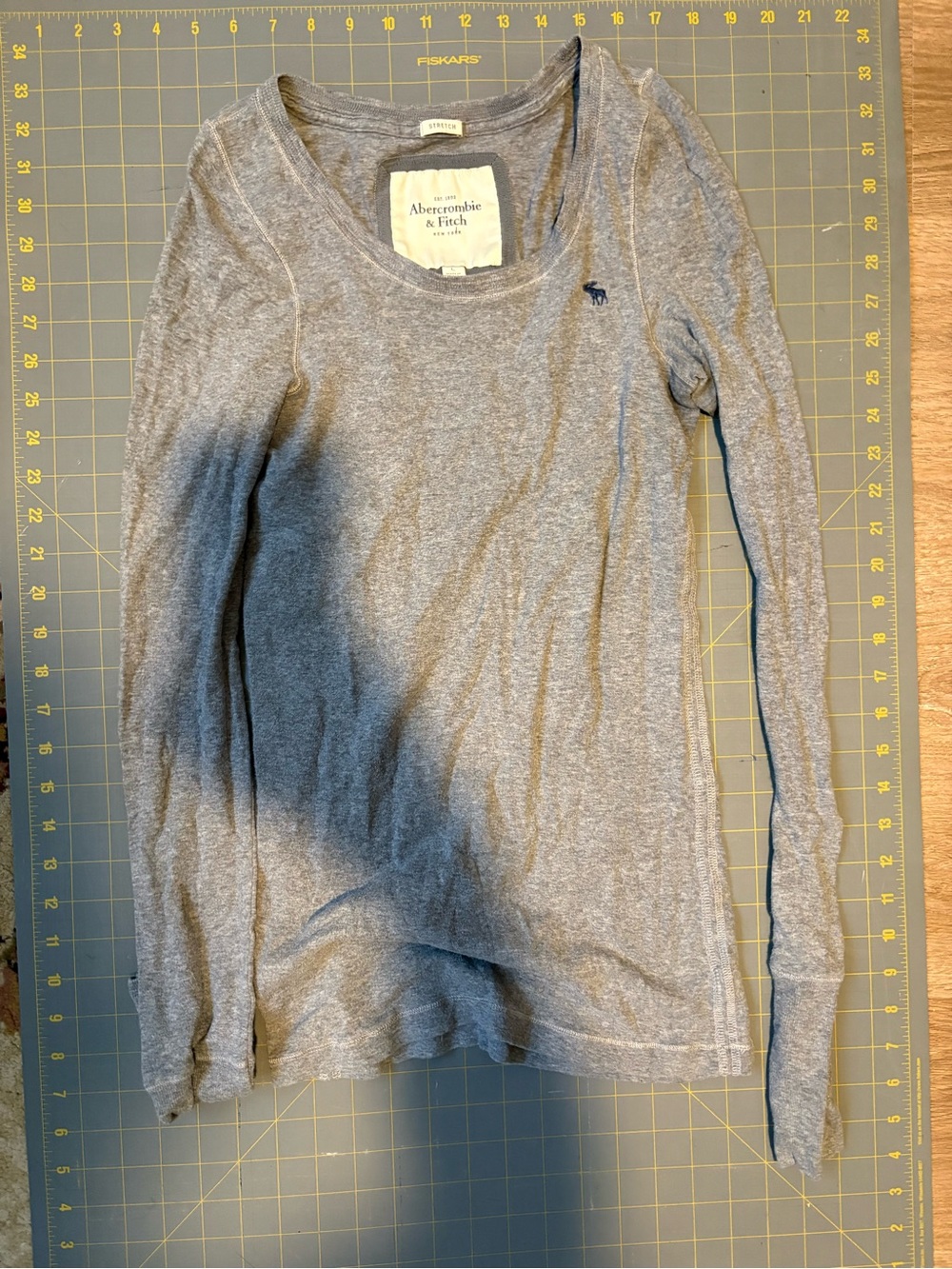 Abercrombie & Fitch Heather Gray Scoop Neck Long-Sleeve Sweater